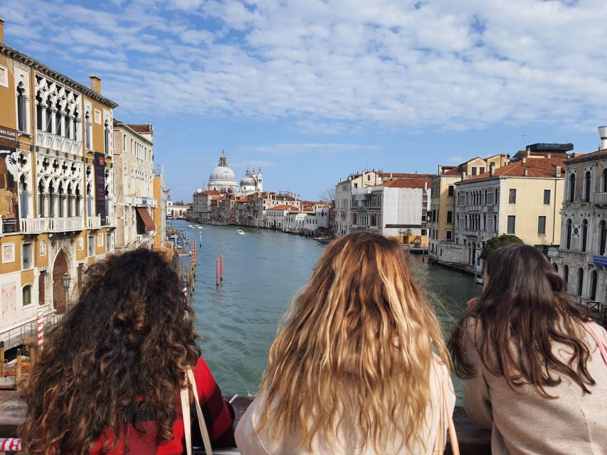 Venice: Walking Guided Tour of the City Must-See Sites - Rialto Bridge: The City’s Middle Moment