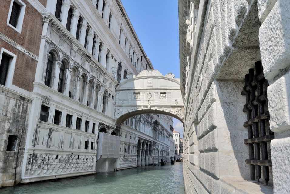 Venice Walking Tour and Doge's Palace Guided Visit - Santa Maria Formosa, Campo Santi Giovanni e Paolo, and the Mercerie Street Scene