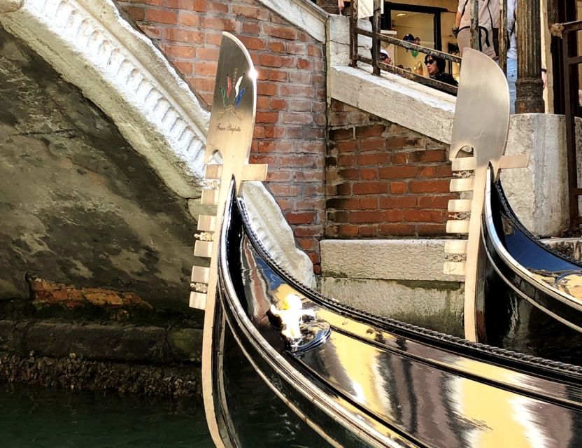 Venice Walking Tour and Gondola Ride Combo - Timing reality: weather suspensions, canal bottlenecks, and group splitting