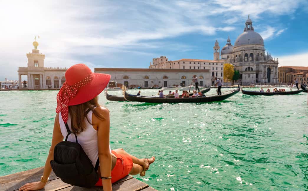 Venice: Walking Tour and Shared Gondola Ride - Gondola time on shared boats: what 30 minutes can (and can’t) do