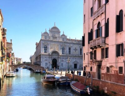 Venice Walking Tour from St. Mark's to Rialto Bridge - Piazza San Marco: what to notice beyond the photos