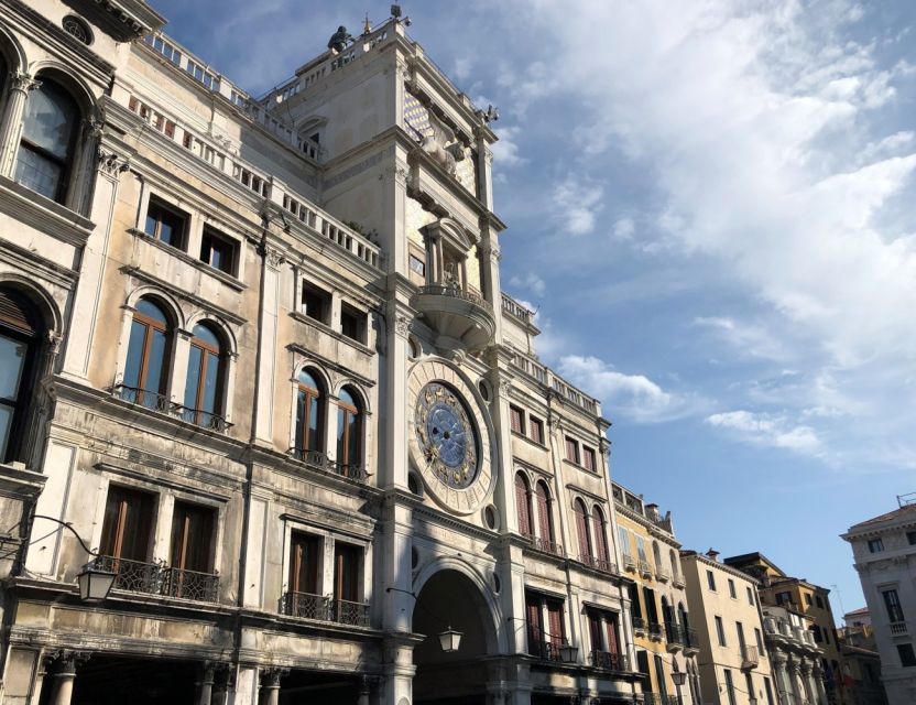 Venice Walking Tour from St. Mark's to Rialto Bridge - Down to Rialto Bridge: the final stretch that ties the route together