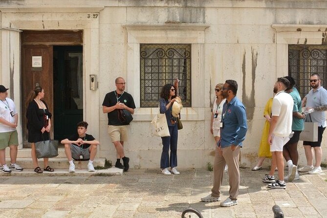 Venice Walking Tour with Gondola Ride Experience - Theatre and church stops: the cultural beats between viewpoints