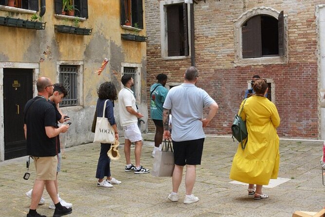 Venice Walking Tour with Gondola Ride Experience - Gondola basics: shared ride, seating limits, and photo strategy