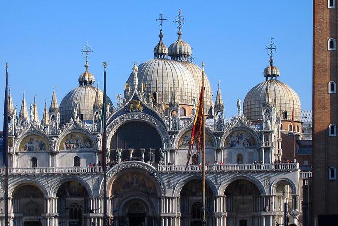 Venice's Best: Basilica, Doge's Palace, Gondola & History Gallery - History Gallery VR: a short reset before you go full Venetian