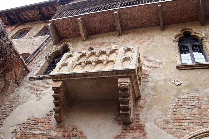 Verona City Sightseeing Walking Tour of Must-See Sites with Local Guide - The Romeo and Juliet balcony moment: a fun stop with context