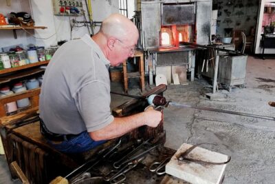 Vetreria Guarnieri Murano experience - Your three options: demo, design a pattern, or try glass blowing