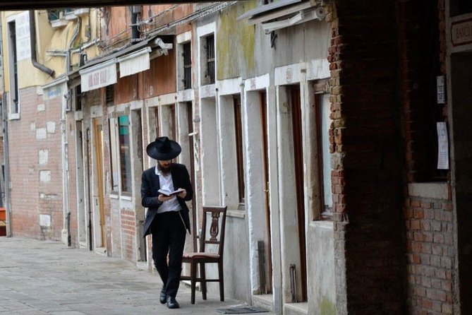 Walking Tour of Venice with Mini Cruise - Giudecca Canal motorboat: seeing Palladio’s church area from the water
