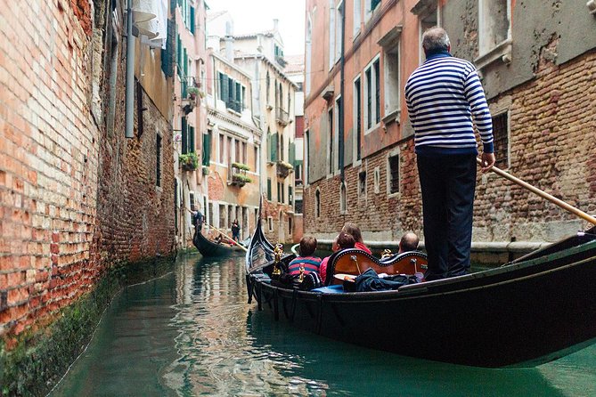 Welcome to Venice Group Tour St. Mark's Basilica & Gondola Ride - Rialto Fish Market at the Start: History, Food, and a Practical Angle