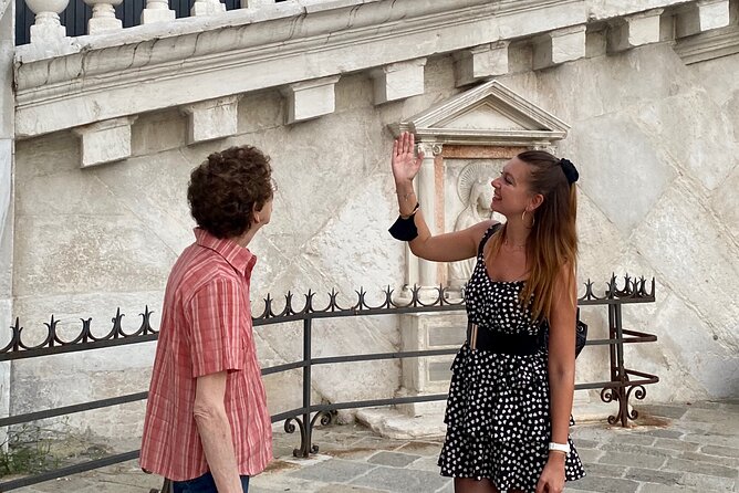 Welcome! Venice Sightseeing kickstart Tour with local guide, small group - San Marco without the pressure: outside monuments, inside stories