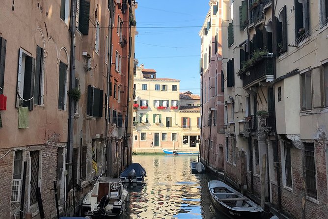 Welcome! Venice Sightseeing kickstart Tour with local guide, small group - Practical tips so your feet and photos both survive