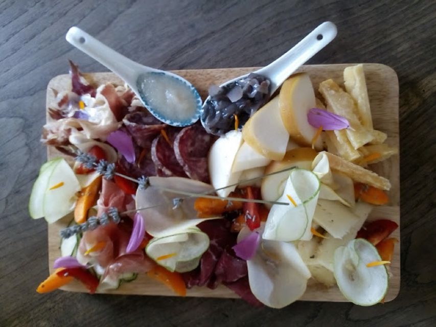 Wine Tasting in Venice - Food pairing in Venice: cheese boards and cicchetti, done right