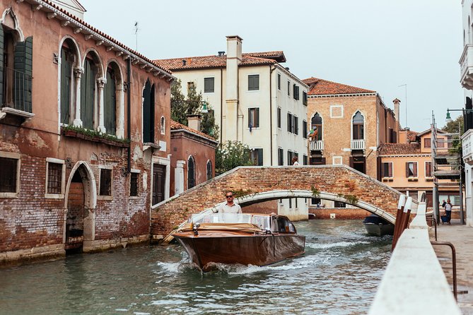 Withlocals Venice Away from the Crowds PRIVATE Tour with a Local Expert - The walking-and-water-bus rhythm (and why it matters)