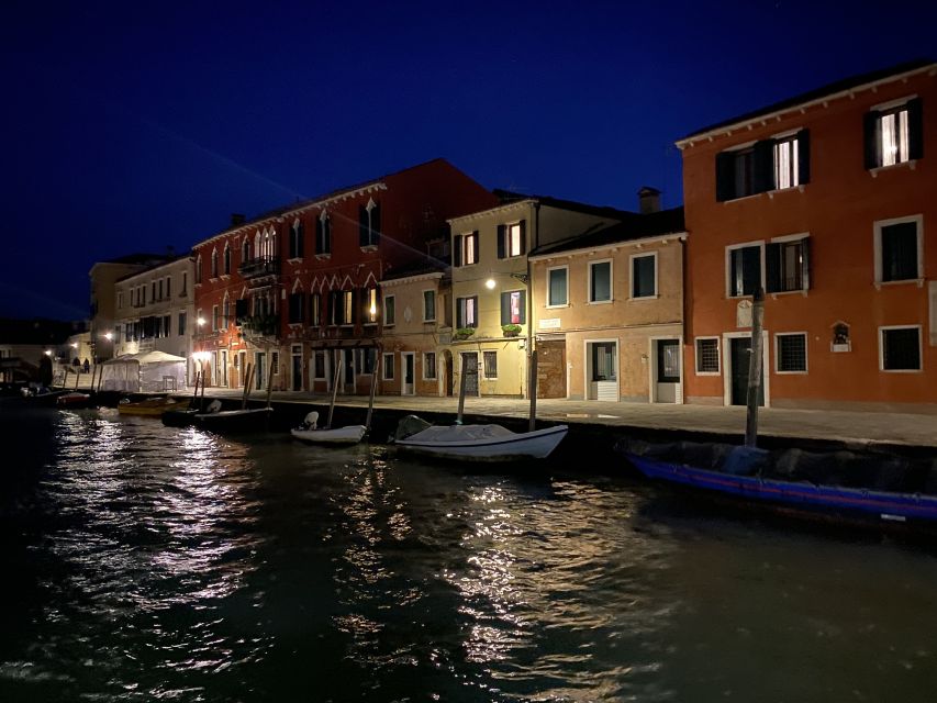 Your evening in Venice - Legends&Ghosts&Aperitif - Gondola factories and Carnival craft: the Venice behind the masks